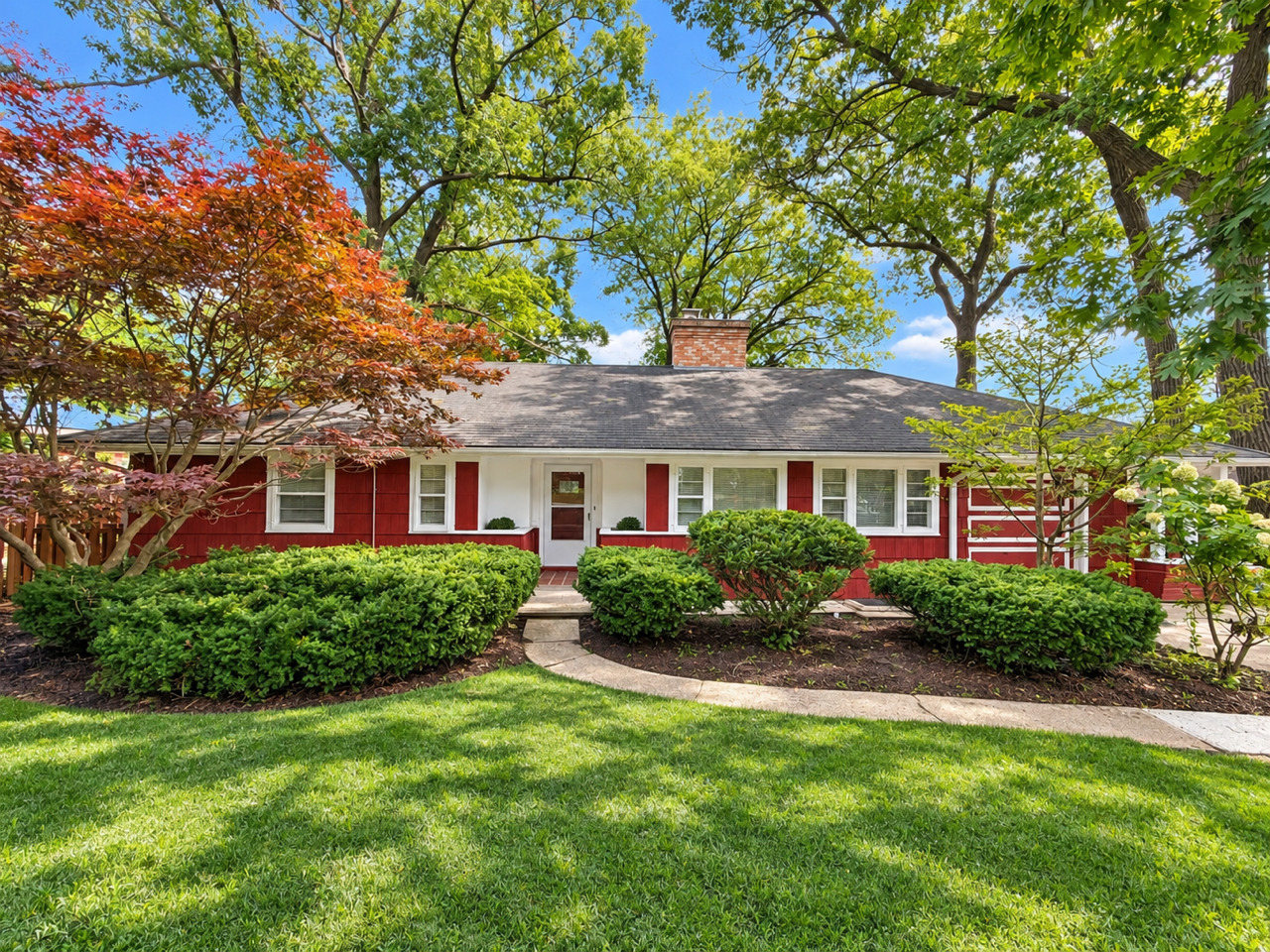 2811 FOREST Lane