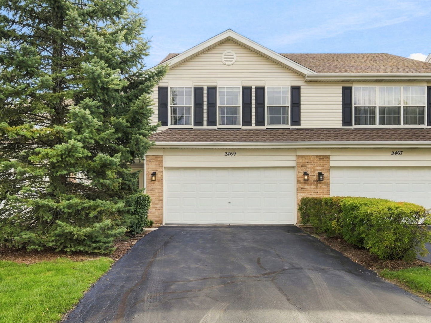2469 Stoughton Circle