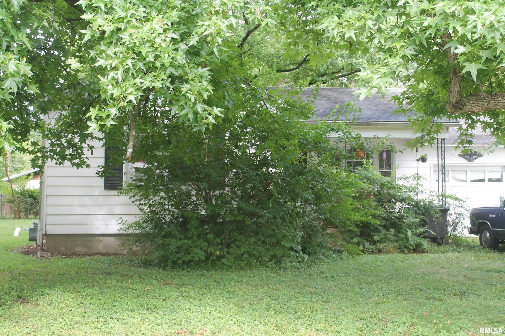 813 JAMES Street