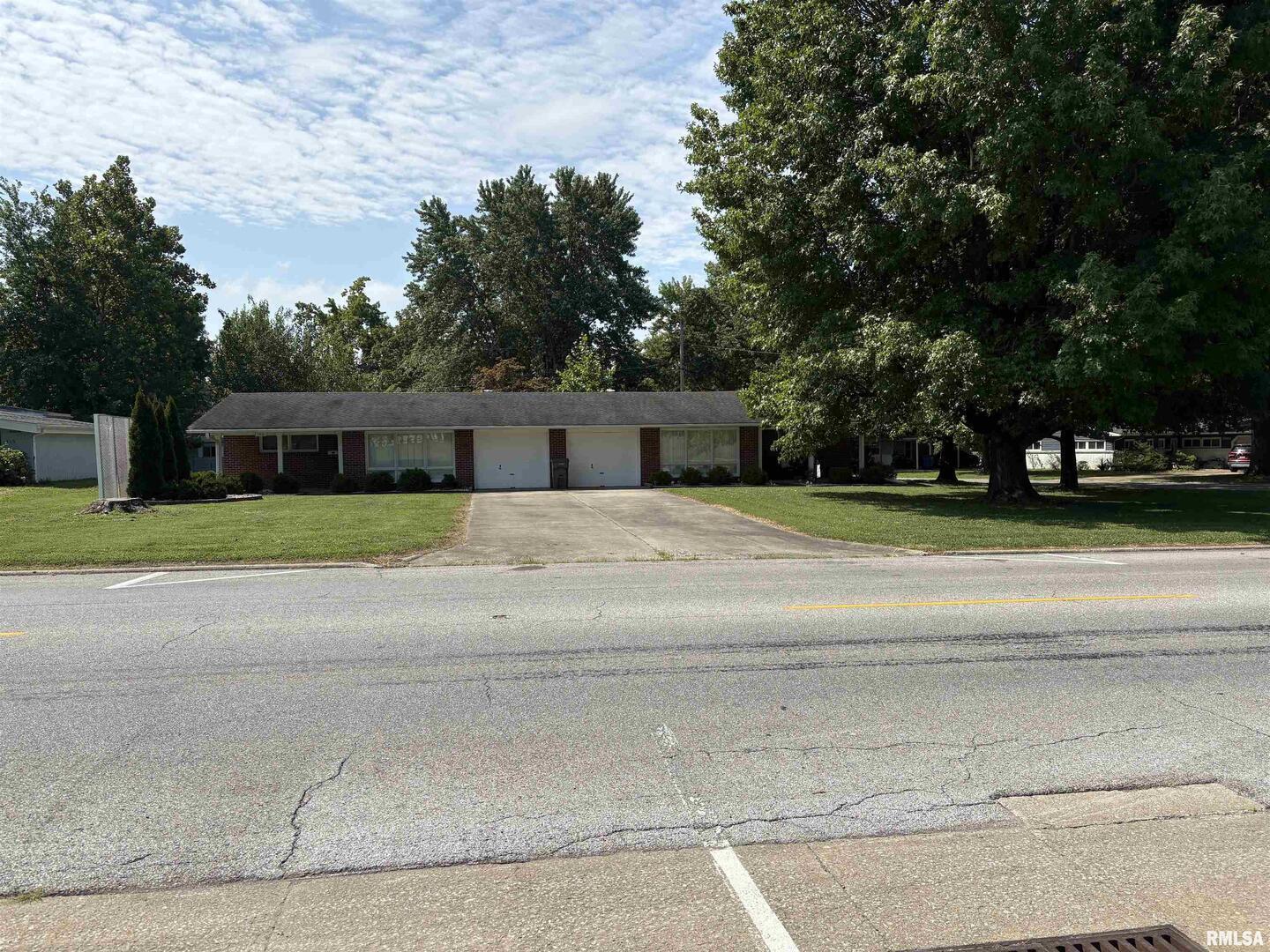 1411 & 1413 Hendrickson Street