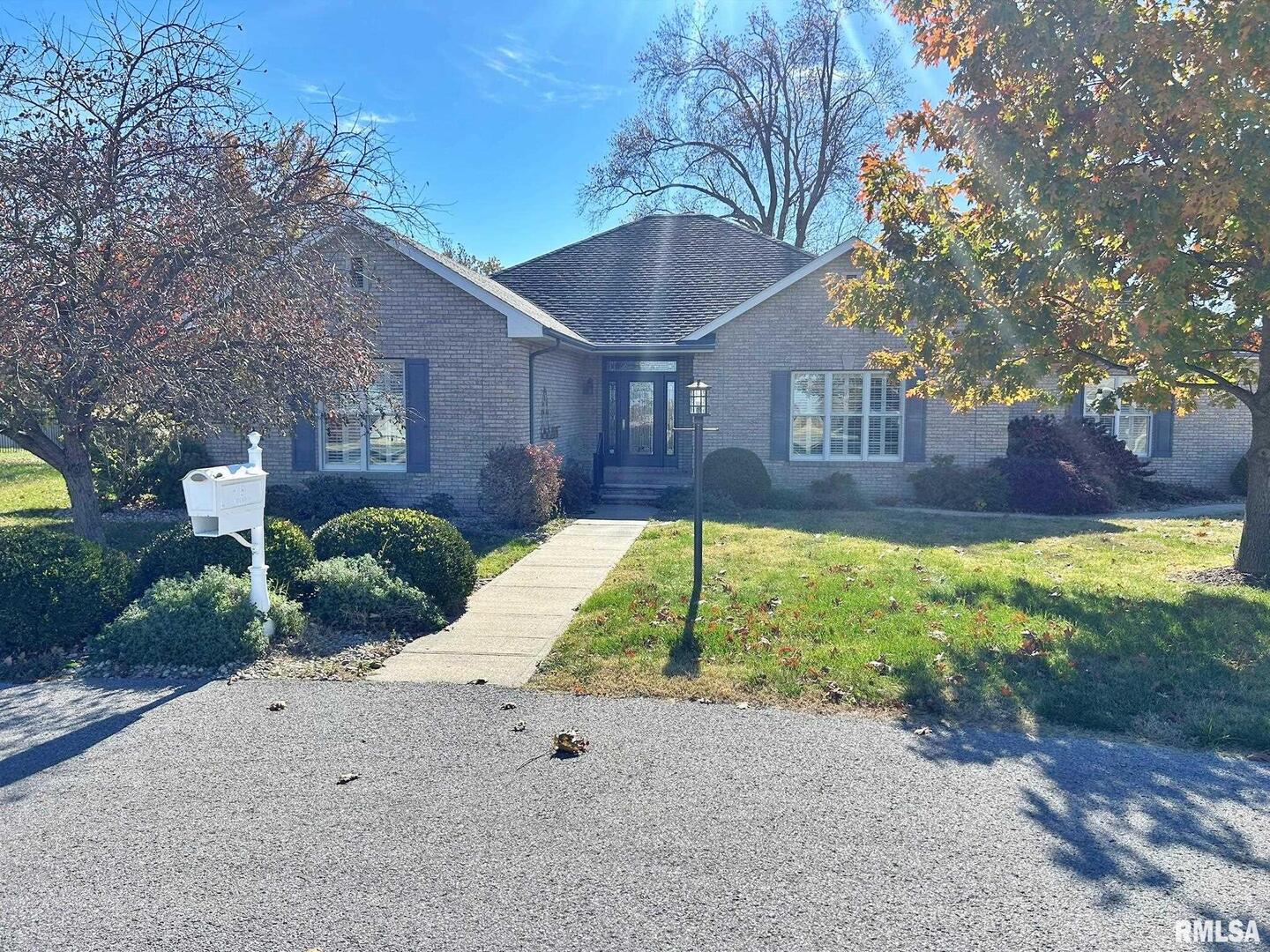 8 DOGWOOD Place