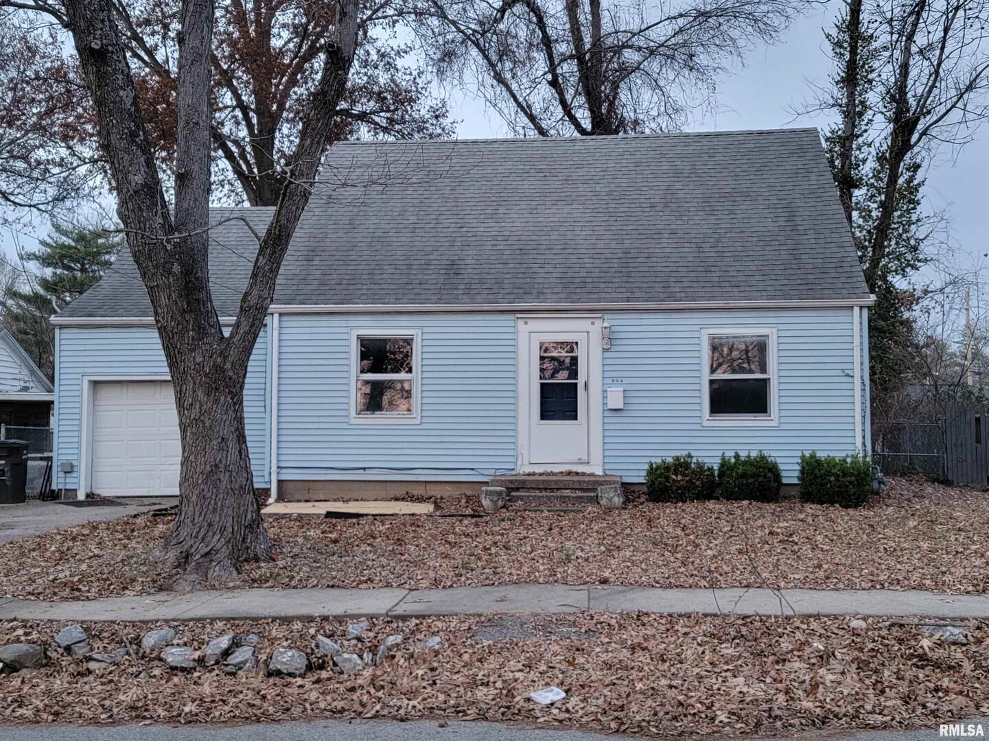 904 Linden St Street