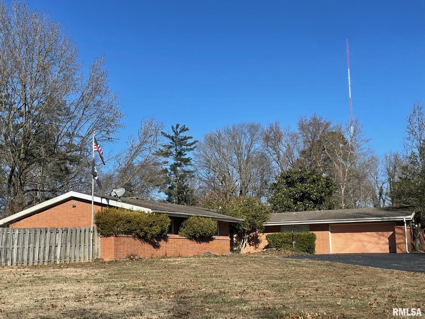 7 PINEWOOD Drive