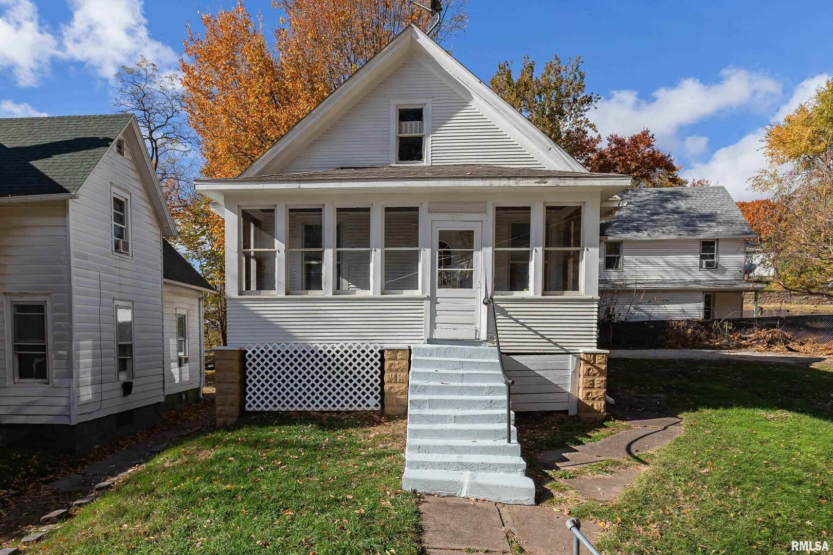 1309 Clay St Street