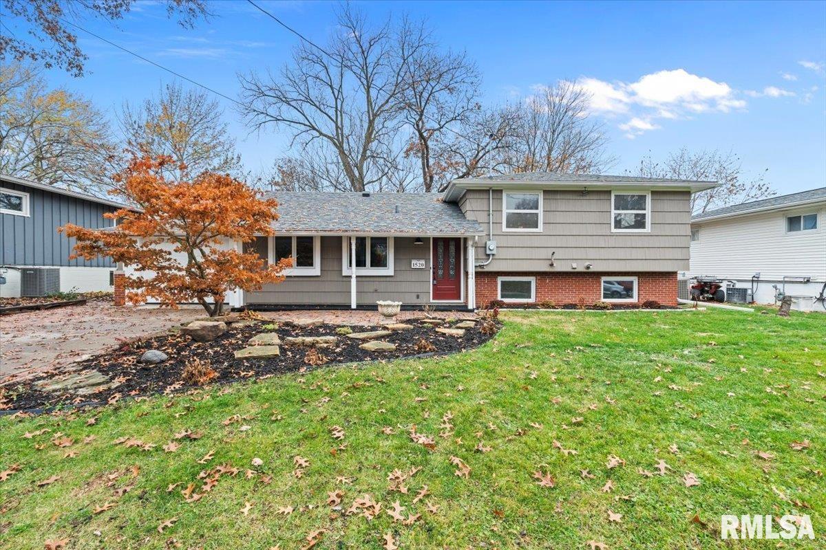 1520 Parklane Dr Drive